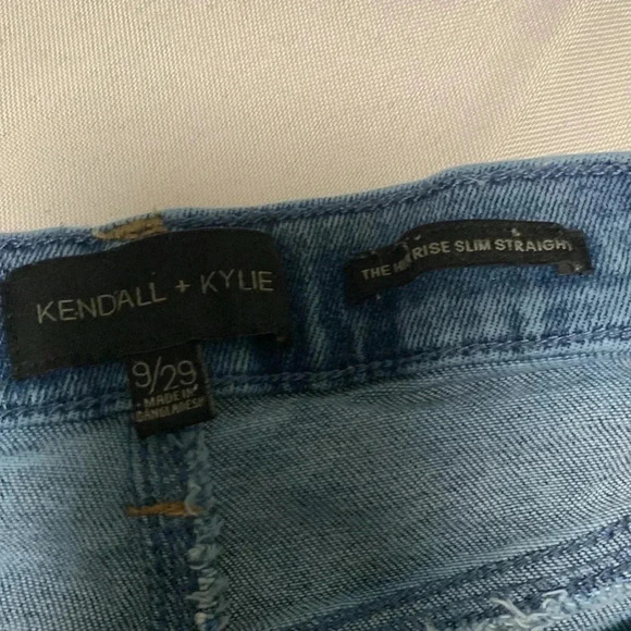 Kendall +Kylie Women’s Blue Jeans, Size waist 9-Length 29. Excellent Condition - Picture 2 of 4